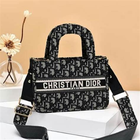 sling bag christian dior.